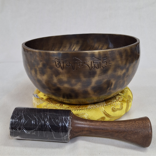 Handcrafted Singing Bowl Set with Cushion and Mallet (Style E) – 1095g image 0