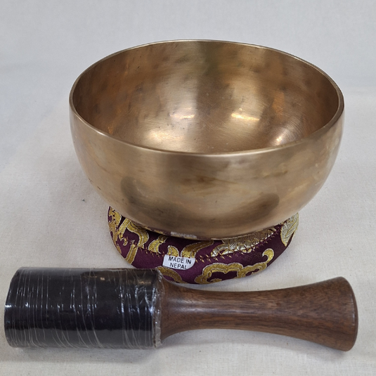 Handcrafted Singing Bowl Set with Cushion and Mallet (Style L) – 730g image 0