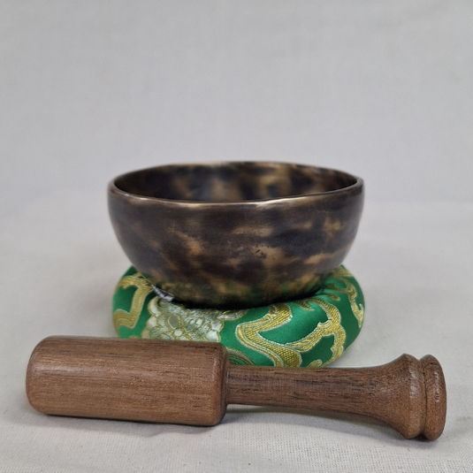 Handcrafted Singing Bowl Set with Cushion and Mallet (Style F) – 260g image 0
