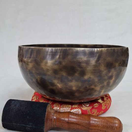 Handcrafted Singing Bowl Set with Cushion and Mallet (Style S) – 1250g image 0