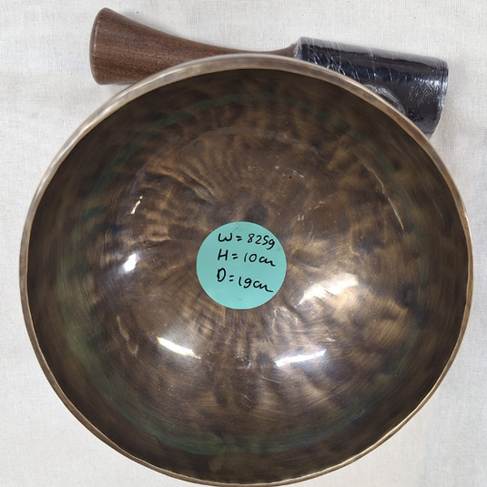 Handcrafted Singing Bowl Set with Cushion and Mallet (Style M) – 825g image 1