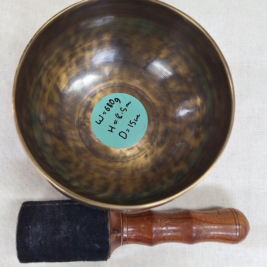 Handcrafted Singing Bowl Set with Cushion and Mallet (Style J) – 680g image 1